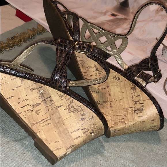 Used sandals by Liz Claiborne size 9 - Picture 10 of 10